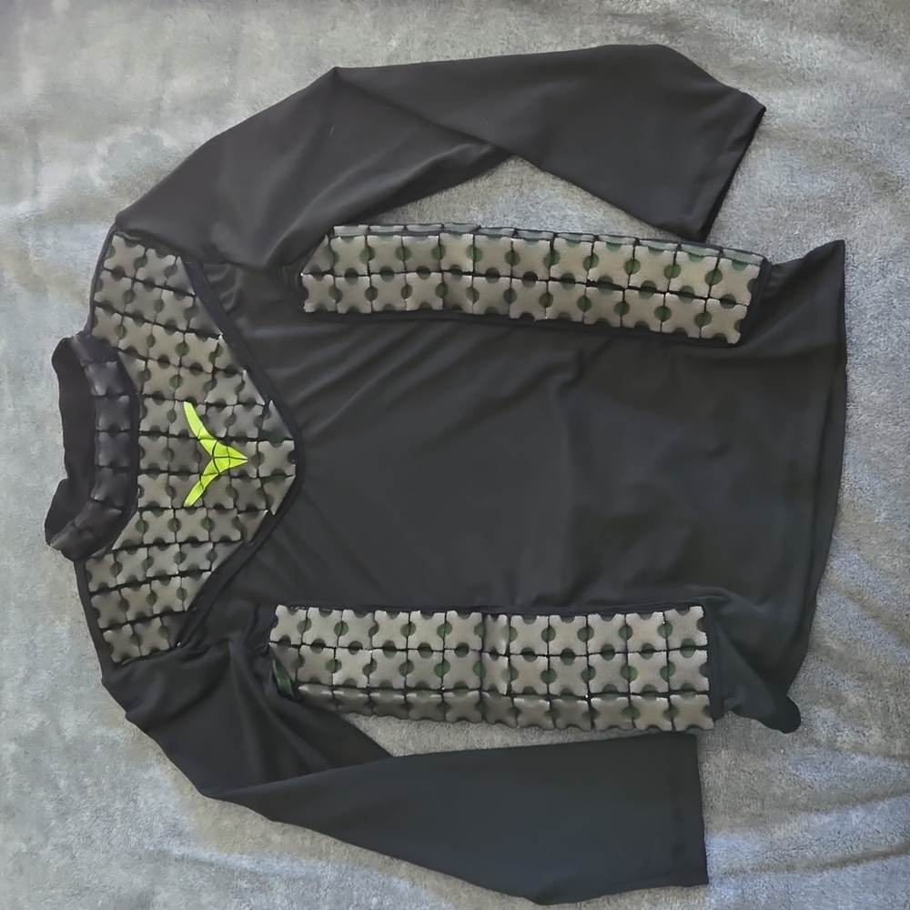 NWOT Verbero Long Sleeve Padded Shirt